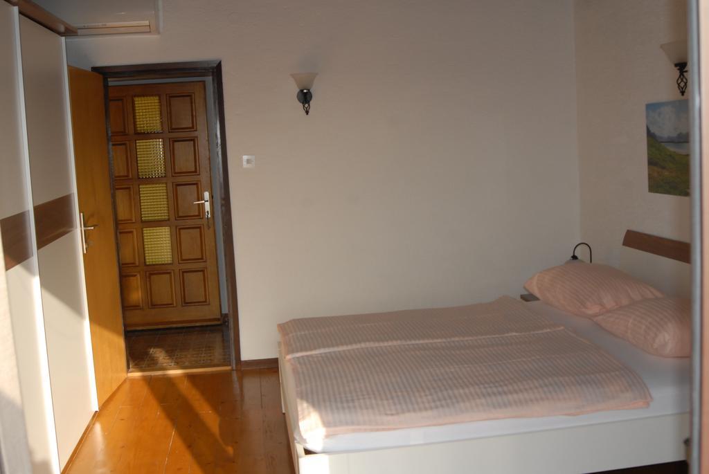 Apartments Karabaic Punat Exterior foto