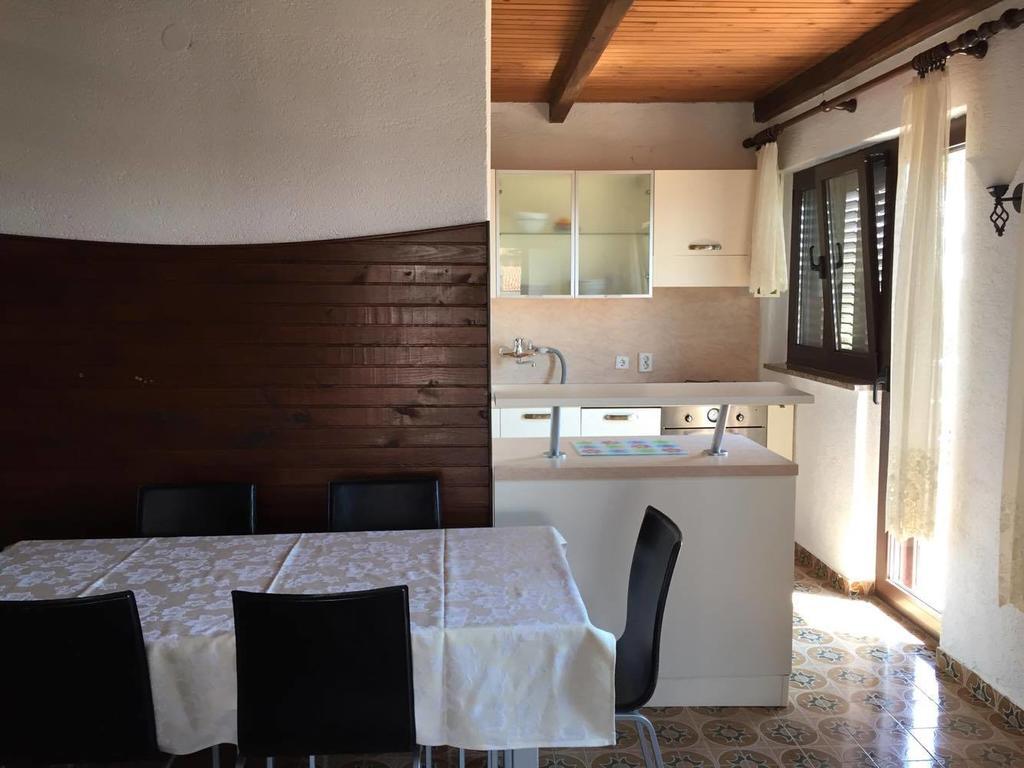 Apartments Karabaic Punat Quarto foto